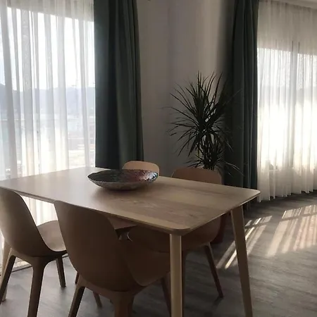 Modern Near Beach In 아파트 *